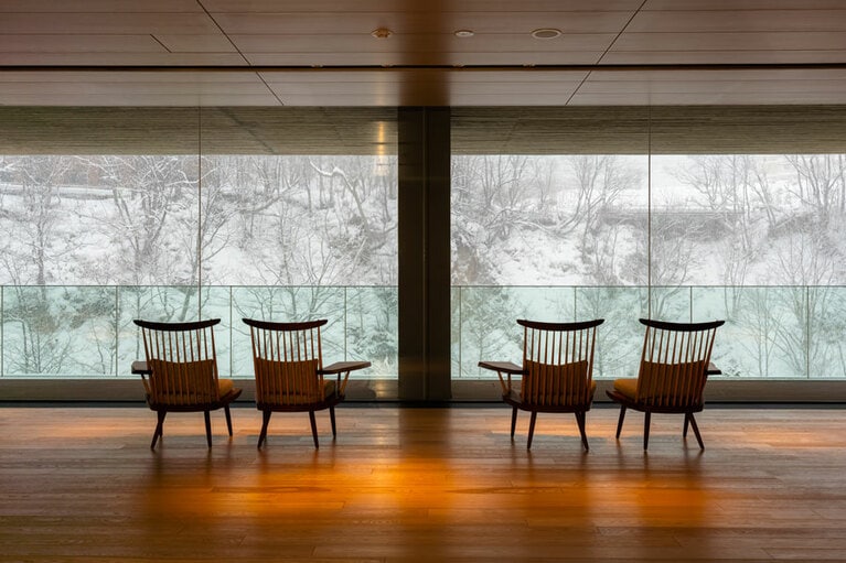 12月中旬になると幻想的な雪景色が広がります。