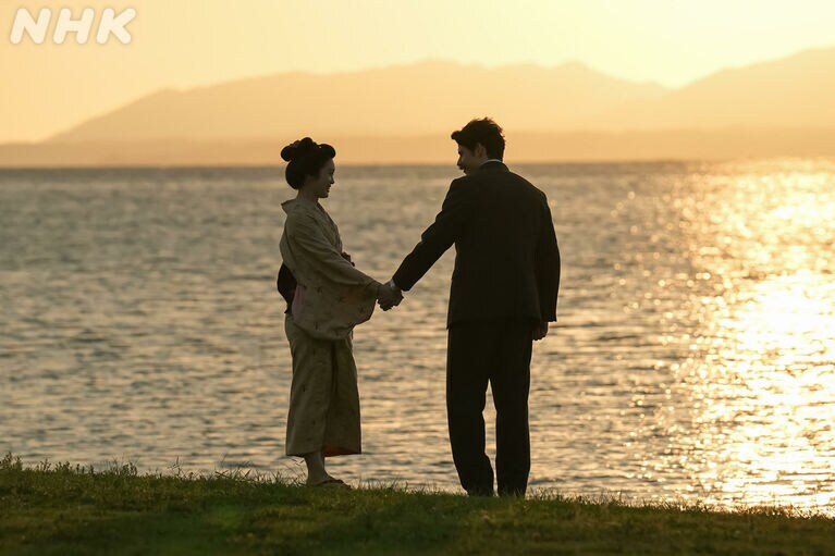 「神シーン」とSNSで賞賛された海辺の2人