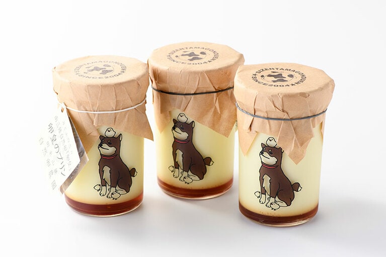 【宮城】田束山麓 自然卵農園の「卵皇(らおう)のプリン」各540円(170cc)。