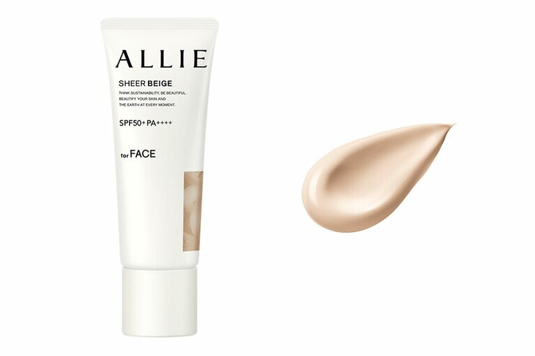 アリィー　クロノビューティ カラーチューニングＵＶ ０３ SHEER BEIGE ごくナチュラルで、肌色のトーンだけを上げて“すっぴんがキレイな人”に見せてくれるミルキーベージュカラー。シトラスウッディ＆パチュリの香り。40g 1,980円(編集部調べ)／カネボウ化粧品