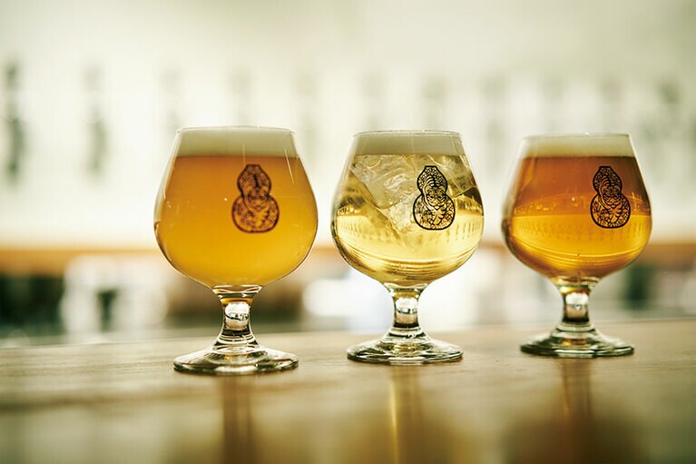 ドイツのラガーをベースにしたTaihu Kumquat、アルコール度数9.99%のLong Island Iced Beer各330ml 300元、果物の香りが華やかに広がるTaihu IPA330ml 200元。