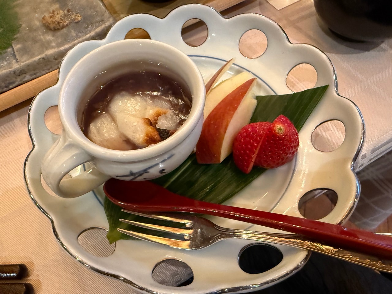 朝からデザートとコーヒーでほっこり和む。