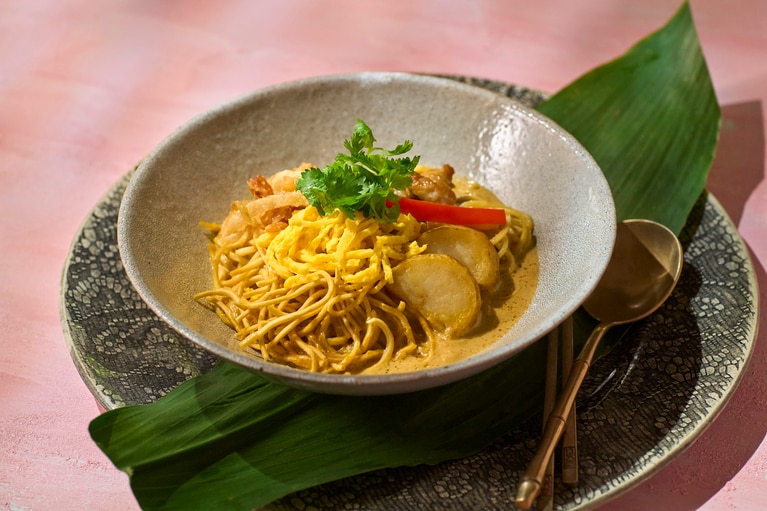 成城石井自家製 マッサマンカレーヌードル（自家製麺使用）　755円。