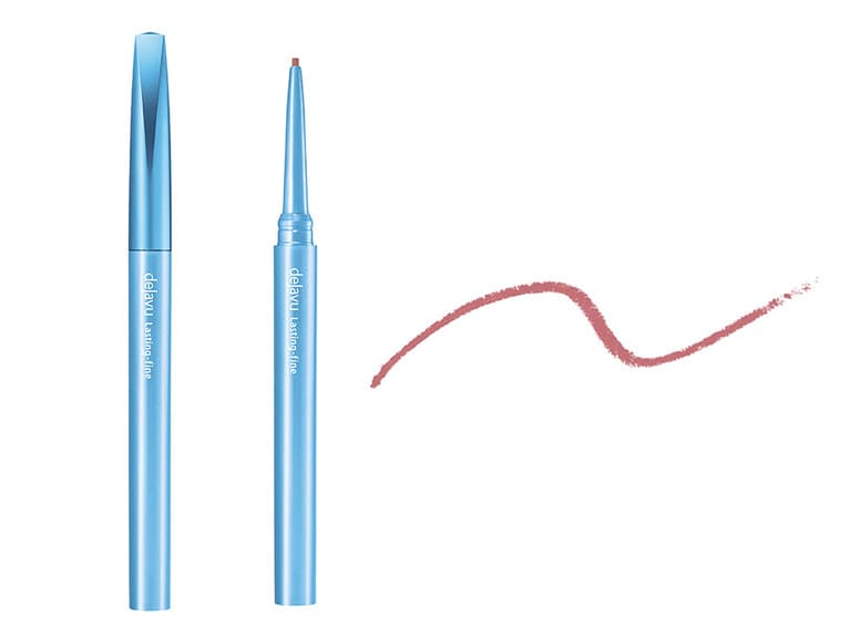 超極細芯なので、目尻も目頭も目のキワにも、描きたいように自由に描けるペンシルアイライナー。描き心地はなめらかなのに芯はやわらかすぎず、ニュアンスカラーもくっきり発色。ウォータープルーフ処方で、皮脂・汗・涙・こすれからラインを守ってくれる。程よいくすみ感と甘さが可愛いピンク。デジャヴュ ラスティンファインE 極細クリームペンシル 105 フォギーピンク 1,320円／イミュ