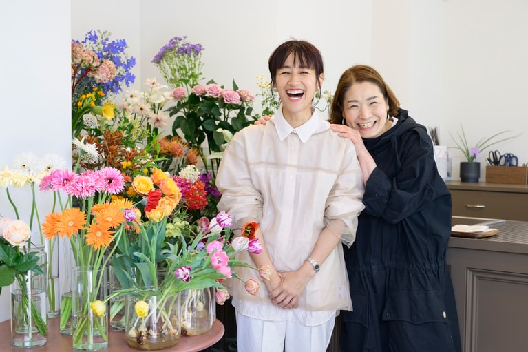 この場所で6年ほど花屋を営んでいた大松さん。事業拡大のためのリニューアルを機に、以前から花屋仲間だった前田さんと共同でリスタートすることに。