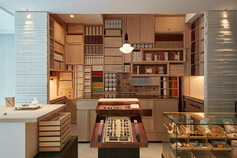 「HIGASHIYA GINZA」。