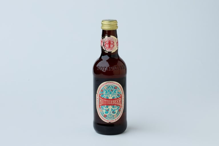 オリジナルのラベルがオシャレなバタービール 1,000円。