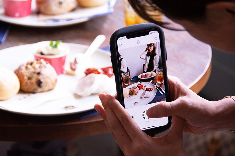 あちらこちらで、スマホを片手にワンプレートを撮影する姿が。