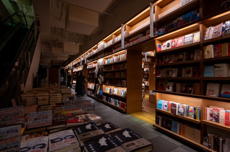 深夜の書店めぐりは、それだけでも特別だ。