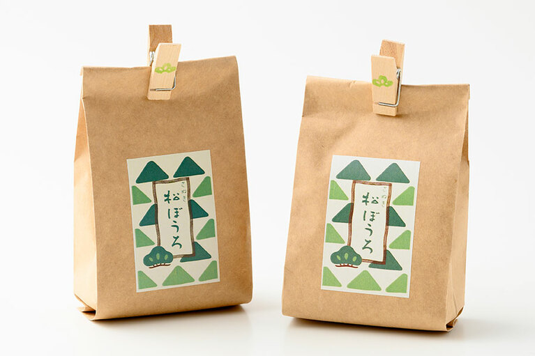 御菓子処湊屋「さぬき松ぼうろ 袋入り」各378円(50g)／香川県