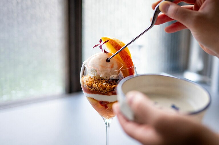 洋のパフェ「大黄」。