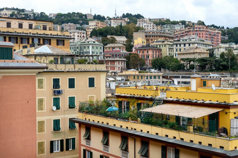 カラフルな家並みはかつて船乗りが多かったリグーリアの特徴的な建築。