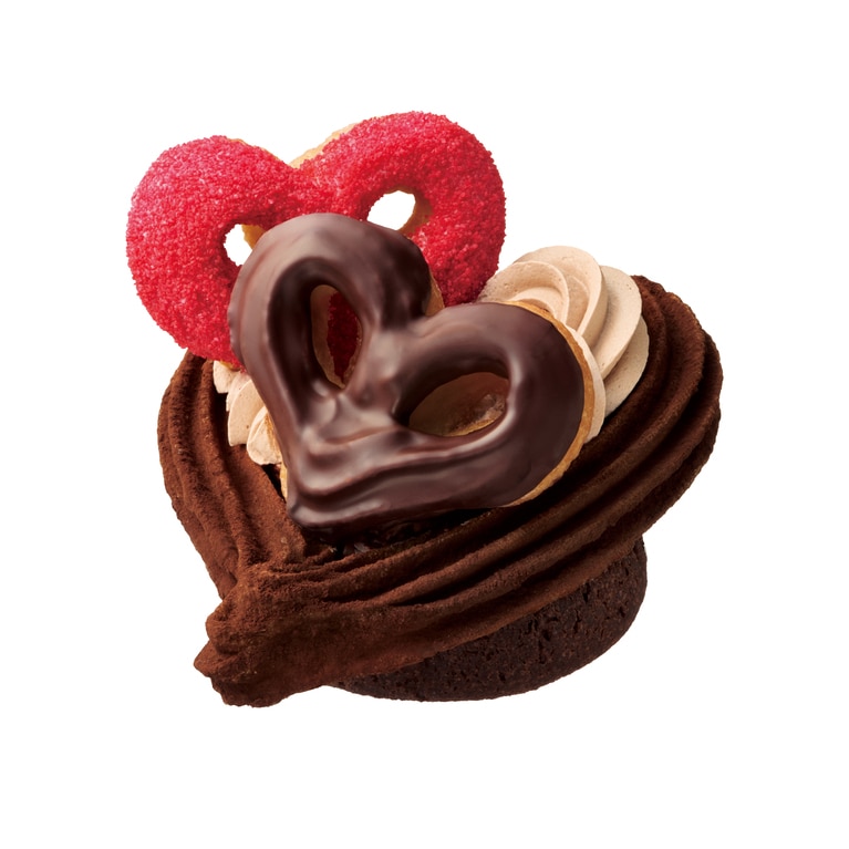 ドーナツ生地の上にも味の異なるハートが山盛り！　どこから食べてよいか迷います。669円（テイクアウトのみ）。