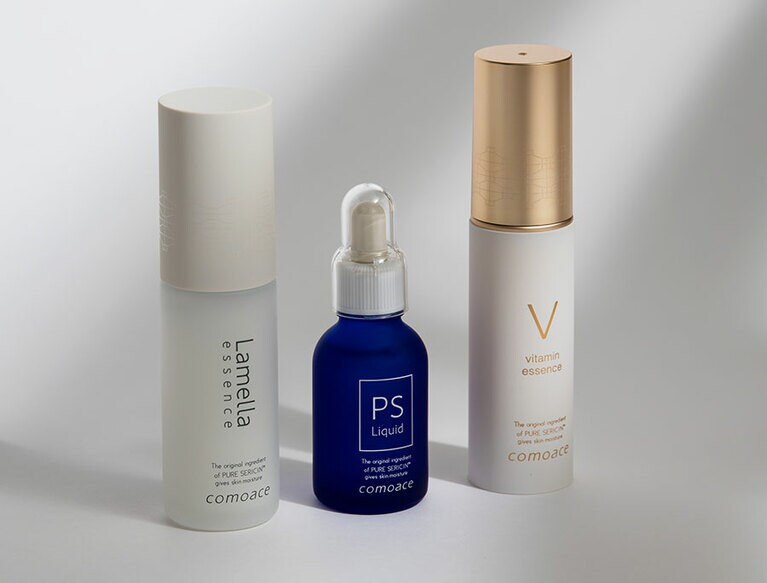 左から：ラメラエッセンス 5,500円、PSリキッド 8,800円、ピュアセリ Vエッセンス 13,200円。詳しくはウェブサイトで。
