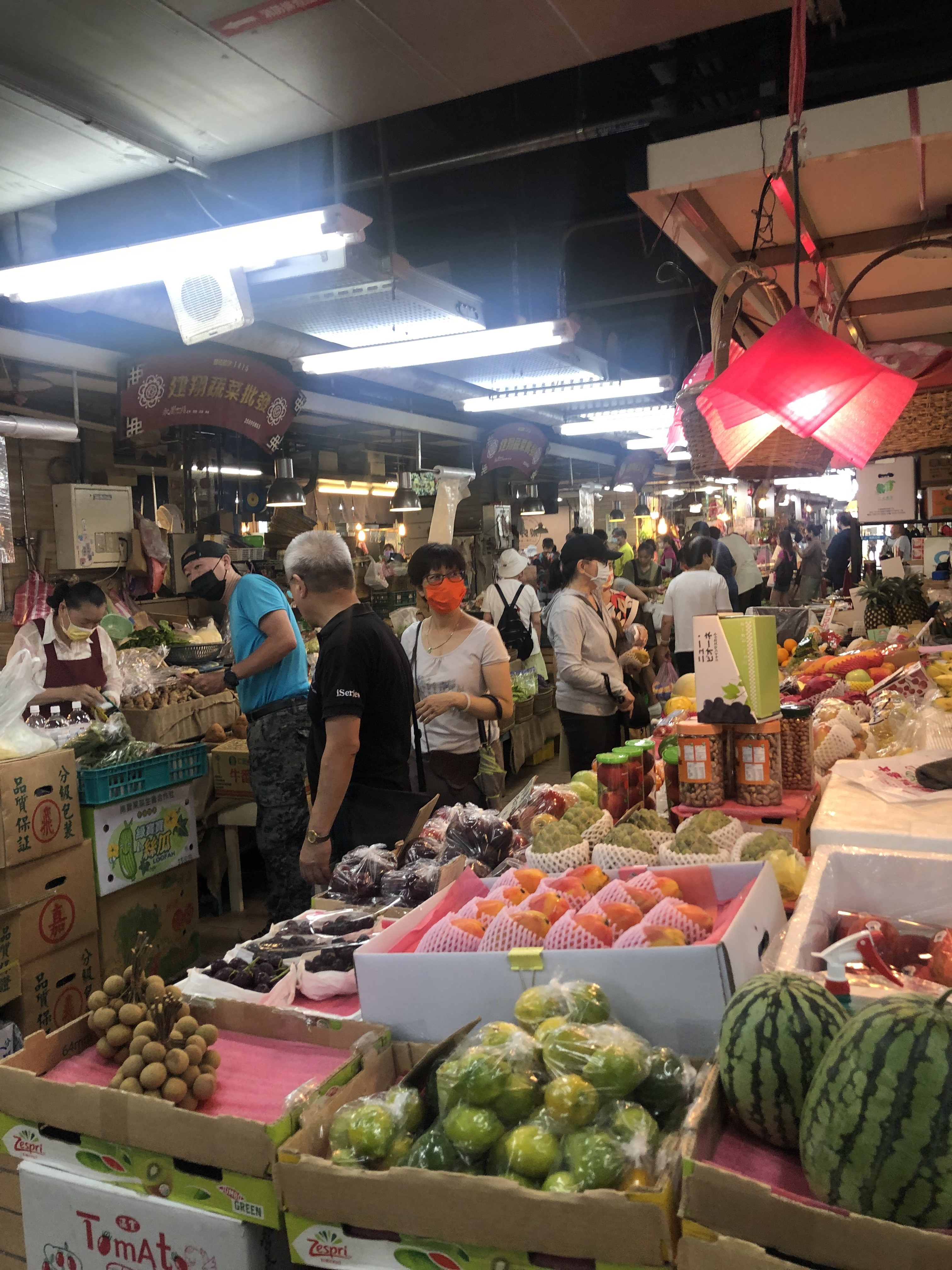 永楽市場は今なお台湾有数の市場として観光客に人気のスポット。