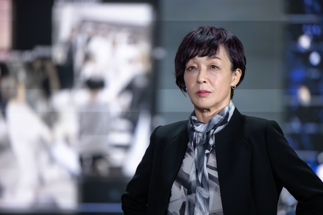 櫻井最高司令官。かっけー……。きっとこの時期美容院では「櫻井司令官風に」というオーダーが急増しているはず。日曜劇場『VIVANT』#11より。　©TBS