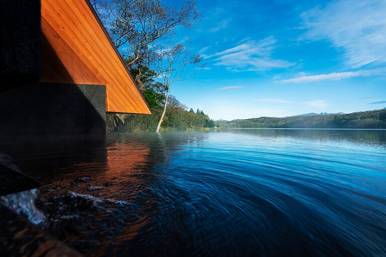 界 ポロト［北海道／白老温泉］△湯(さんかくのゆ) 露天風呂。