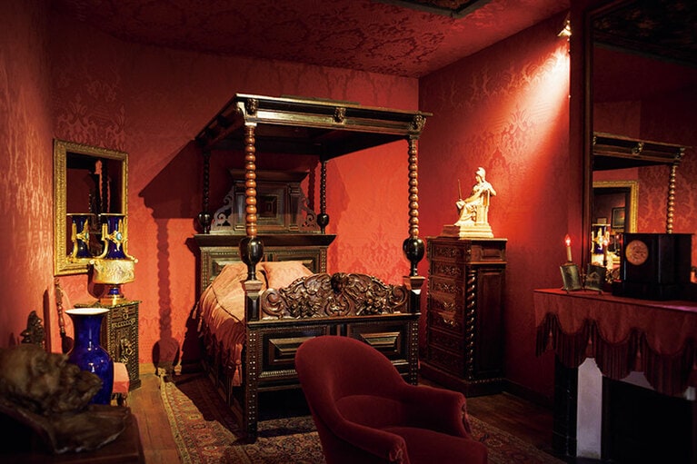 生前の寝室が再現された部屋。このベッドで彼は息を引き取った。