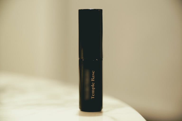 BESPOKE FRAGRANCE。「お試し調香」10mL 60,000円、「たっぷり調香」50mL 120,000円。