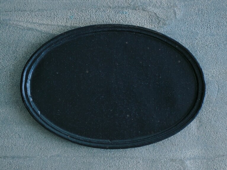 オーバル皿 H1×W27×D18cm 9,350円／AELU(gallery)