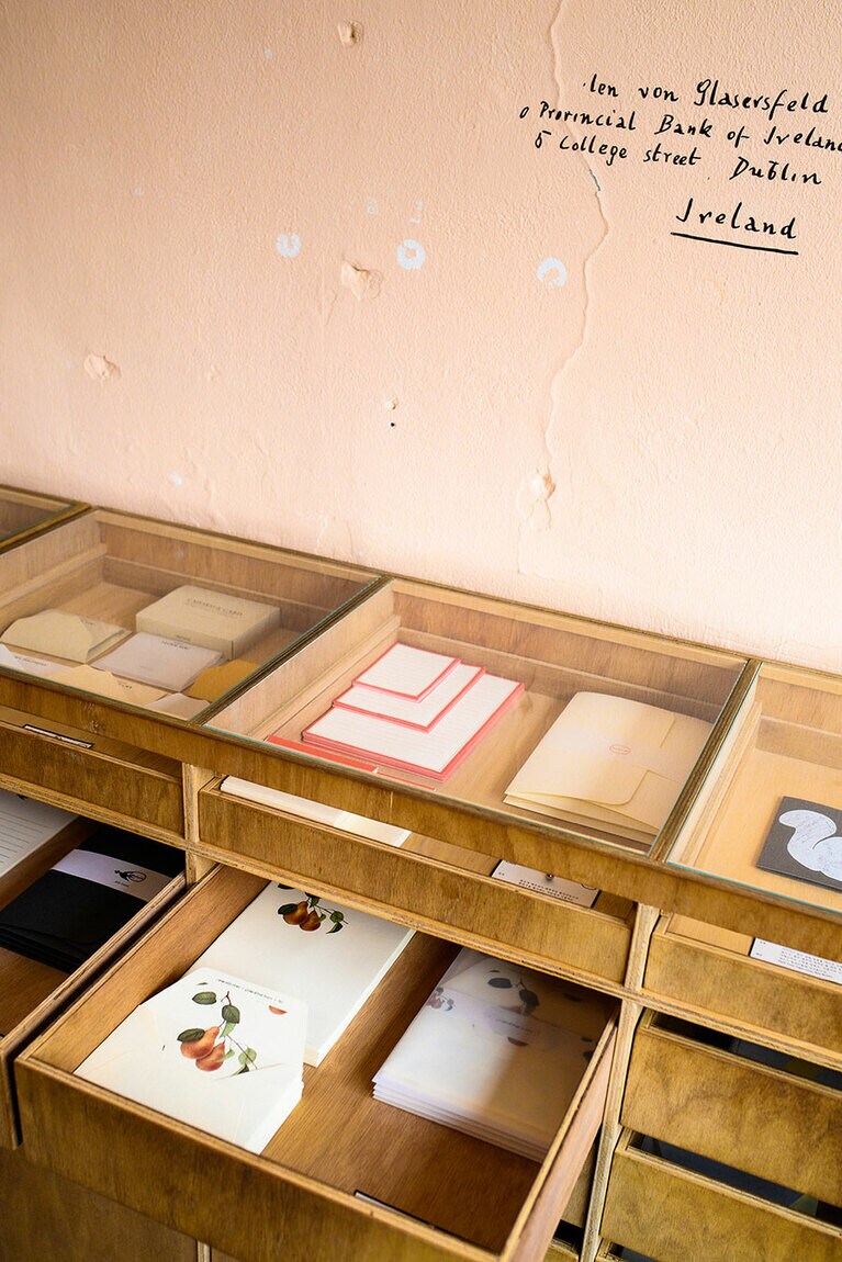 オリジナルデザインのレターセットやカード。