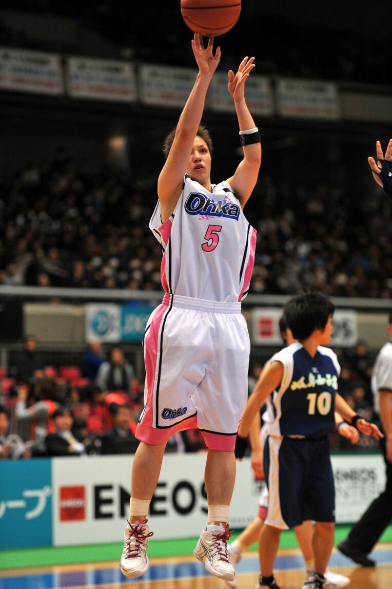 桜花学園高時代（2011年ウインターカップ）（photograph by AFLO）