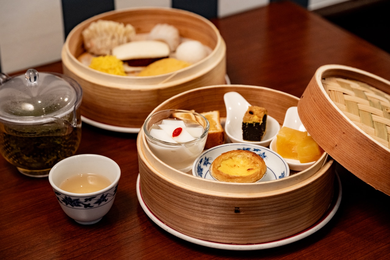 「中華風アフタヌーンティー」3,500円。15:00~17:00(最終入店)限定、2時間制。2人~。「ドラゴンポイントカード アプリ会員」になると期間限定で3,000円で提供(当日でも入会可能)。