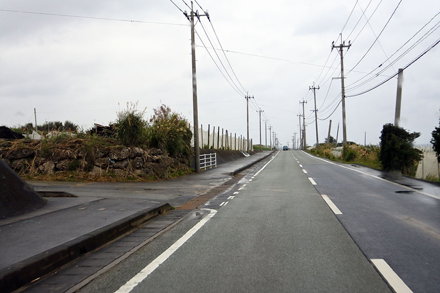 町の中心部から出た、周回道路はこんな感じ。