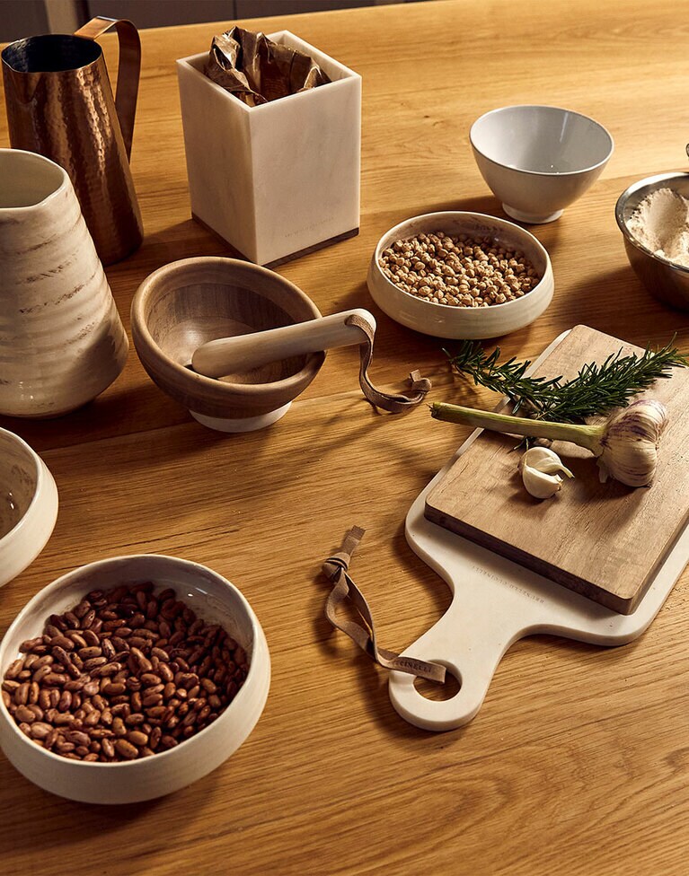 カッティングボード 222,000円／ブルネロ クチネリ(ブルネロ クチネリ ジャパン)