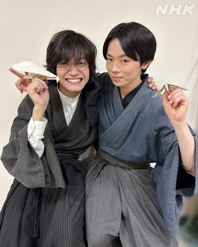 佐野晶哉＆林裕太オフショット（『風、薫る』公式Instagramより）