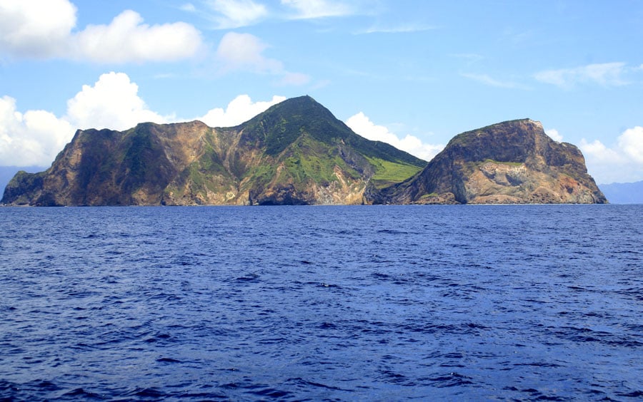 宜蘭のシンボルである亀山島。周辺ではイルカの大群が出没します。