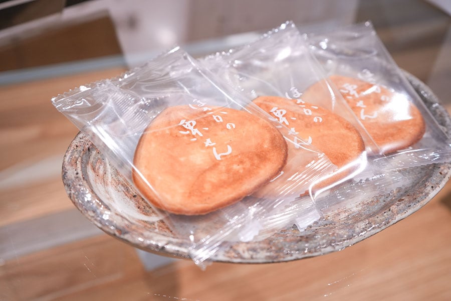 創業90年を超える老舗菓子店の名物菓子「栗せん」は沼津の銘菓でもある。