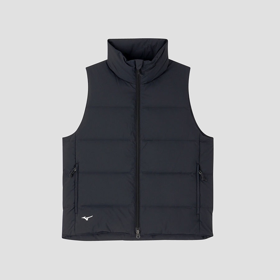 LIGHT NYLON POPLIN DOWN VEST（BLACK ・RUST・LT.KHAKI※オンラインストア限定カラー） 46,200円。