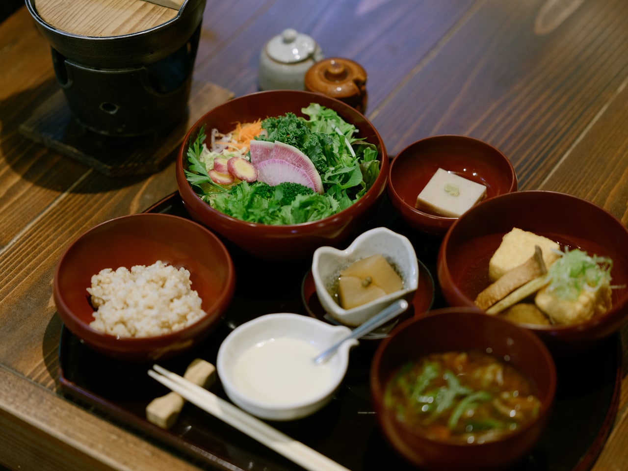自家農園で採れた無農薬野菜を使った夕食。