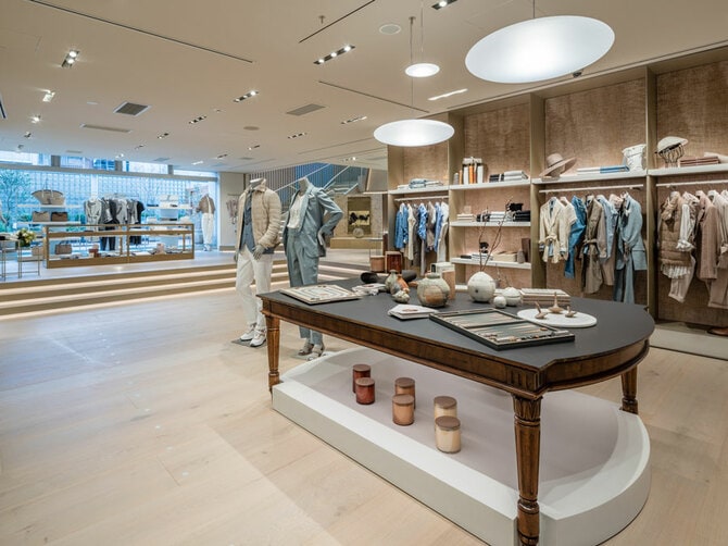 ブルネロ クチネリ】表参道に 日本最大の旗艦店がオープン