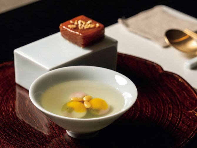 韓国伝統の「餅菓子」をいただく静謐な空間。1日4回のコースメニュー