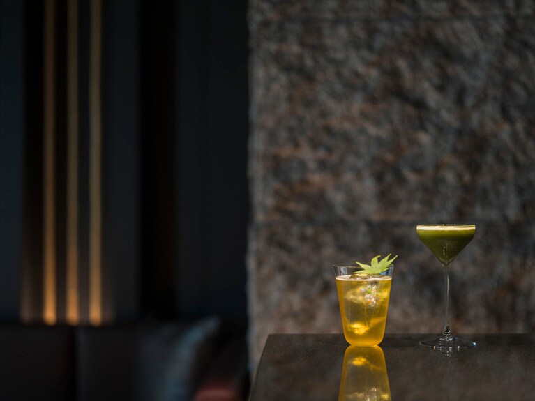 「BAR RYOZEN」では京都の地酒やオリジナルの日本酒カクテルをぜひ。