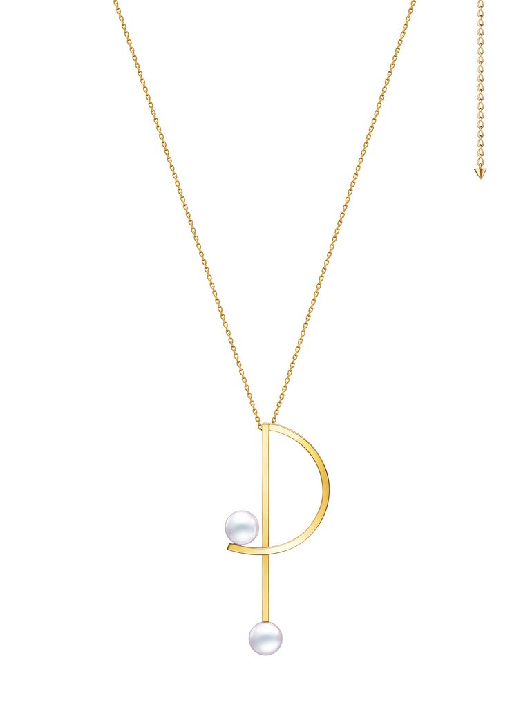 キネティック ペンダント  18K イエローゴールド、あこや真珠 308,000円。