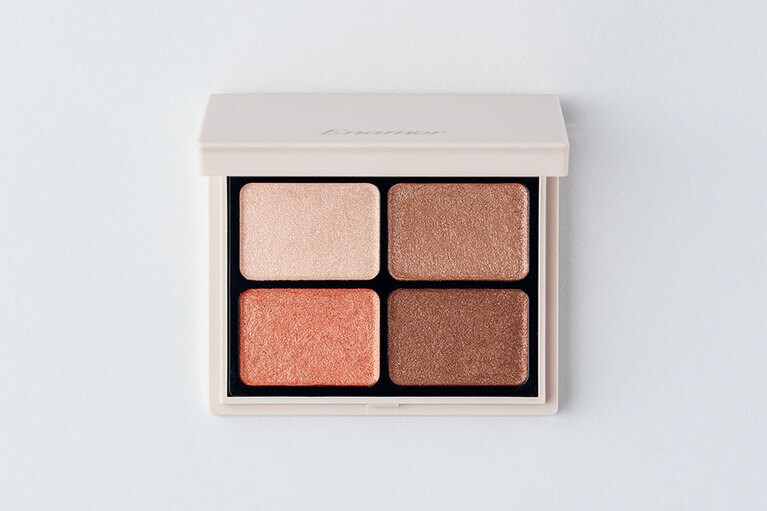 Enamor ニュアンスカラーアイズ 02(サンセットブラウン) 2,420円／エナモル (https://enamor.jp/nce)