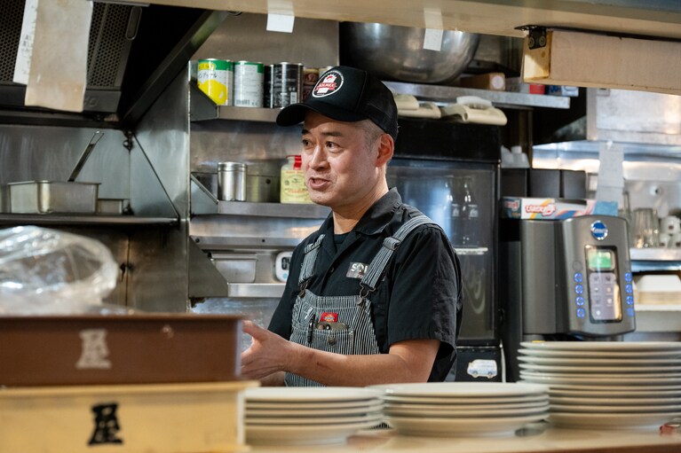店長の水上誠二さん。