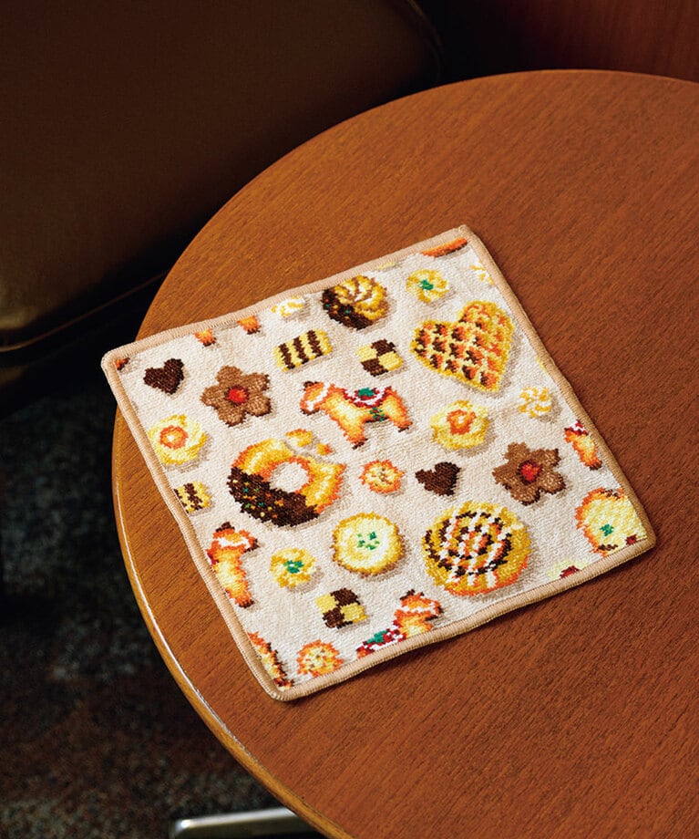 フィーカタイム ハンカチ 25×25cm 2,750円／フェイラー