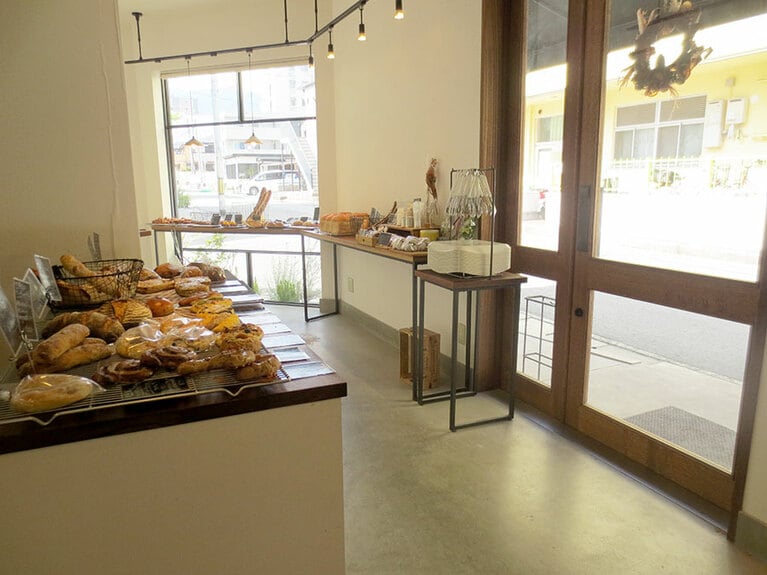 店内はすっきりシンプル。