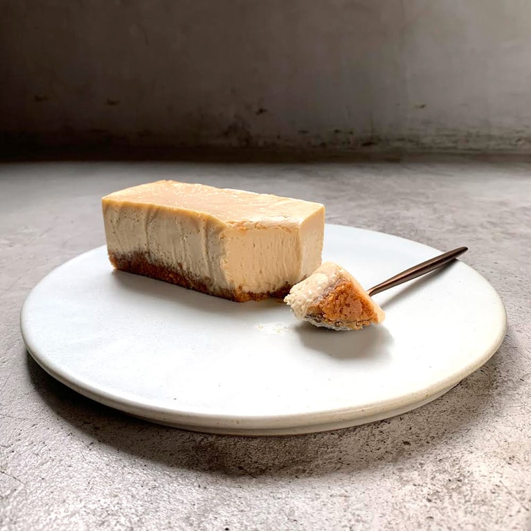 「JULIAのニューヨークチーズケーキ(2台入)」3,704円。