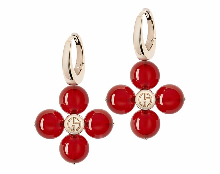 【アルマーニ】1920～30年代のアール・デコにインスピレーションを受けてデザインされた新シリーズから登場。GIORGIO ARMANI FINE JEWELLERY ピアス 360,000円。