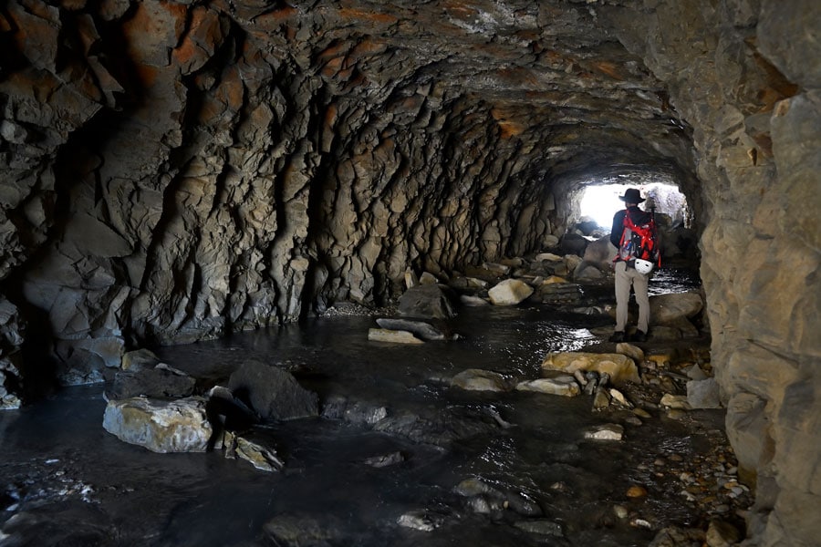 まさかの洞窟‼　ドキドキだが楽しすぎる洞窟探検。