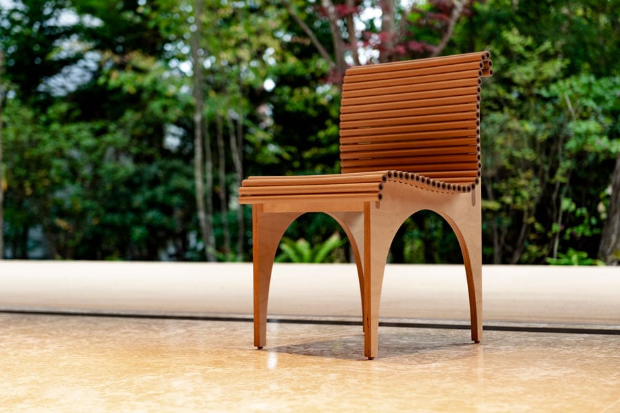 坂氏の代名詞“紙管”で作られた椅子。とてつもなく、お尻に優しく座りやすい！