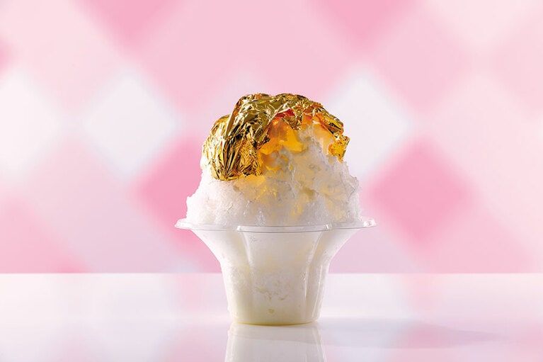 「石川：食べる金箔」食用金箔は熟練の職人が薄さ1万分の1ミリまで打ち仕上げる伝統的な金箔。金箔シュガーはまるで砂金の様に砂糖一粒単位で金箔をコーティングされている。