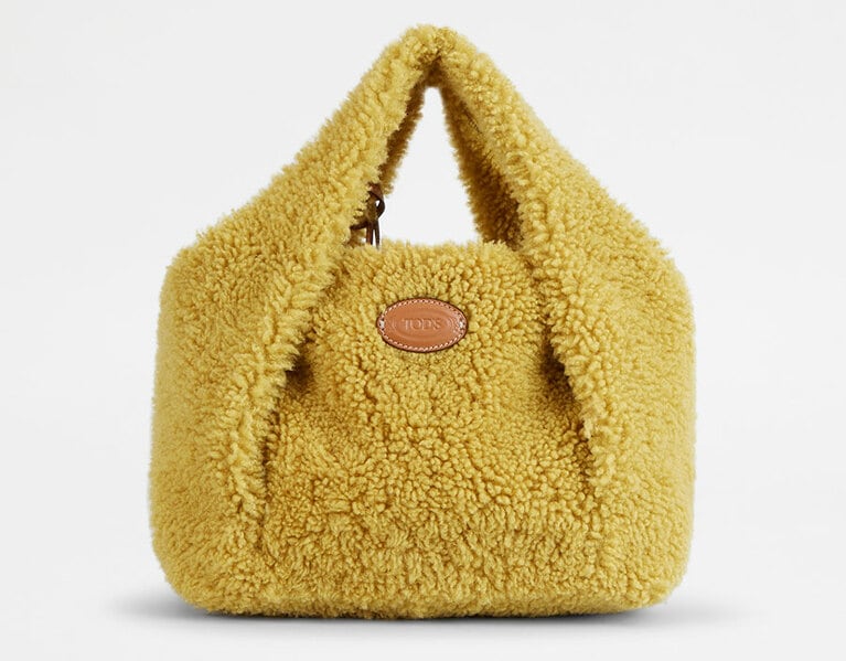 シャツ バッグ ショッピング ミニ W31×H19×D13cm 全7色 各267,300 円／トッズ・ジャパン(TOD'S LIE ON A LION先行販売)