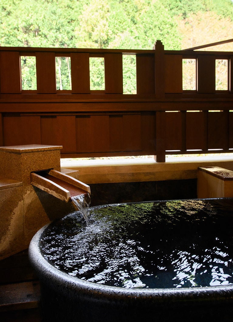 全客室に源泉かけ流しの露天風呂がある。