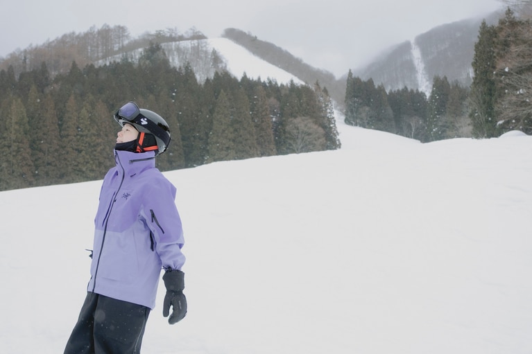 初スキーが大満足に終わった奈衣瑠さん。